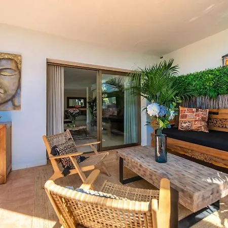 Beachfront Apartamento *