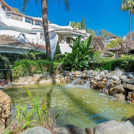 Beachfront Appartement Marbellac