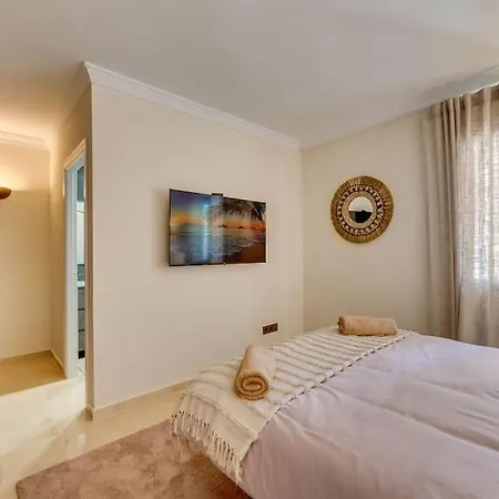 Beachfront Appartement Marbellac
